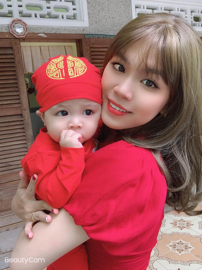 Ngoại hình ngố tàu, biểu cảm dễ thương và những lời lẽ ngôn tình của cô nàng nữ sinh khiến nhiều người bật cười.