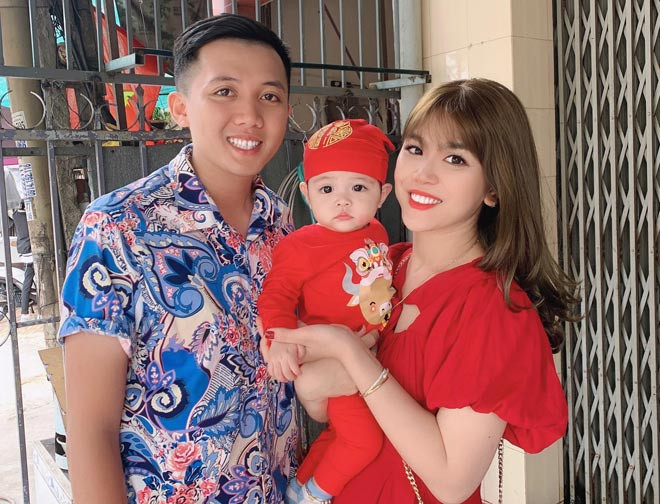 Ít ai biết rằng, nữ sinh với tình yêu ngây ngô ngày đó hiện tại đã nên duyên với chính chàng trai mình tỏ tình vào nhiều năm sau đó.