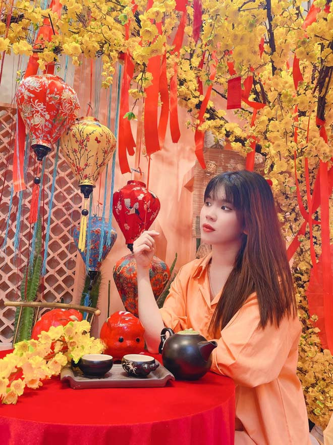 Chuyện tình gà bông của cả hai từng có khoảng thời gian đứt đoạn khi cuối năm lớp 12 Diệu Ly tập trung vào việc học hành, không còn liên lạc.