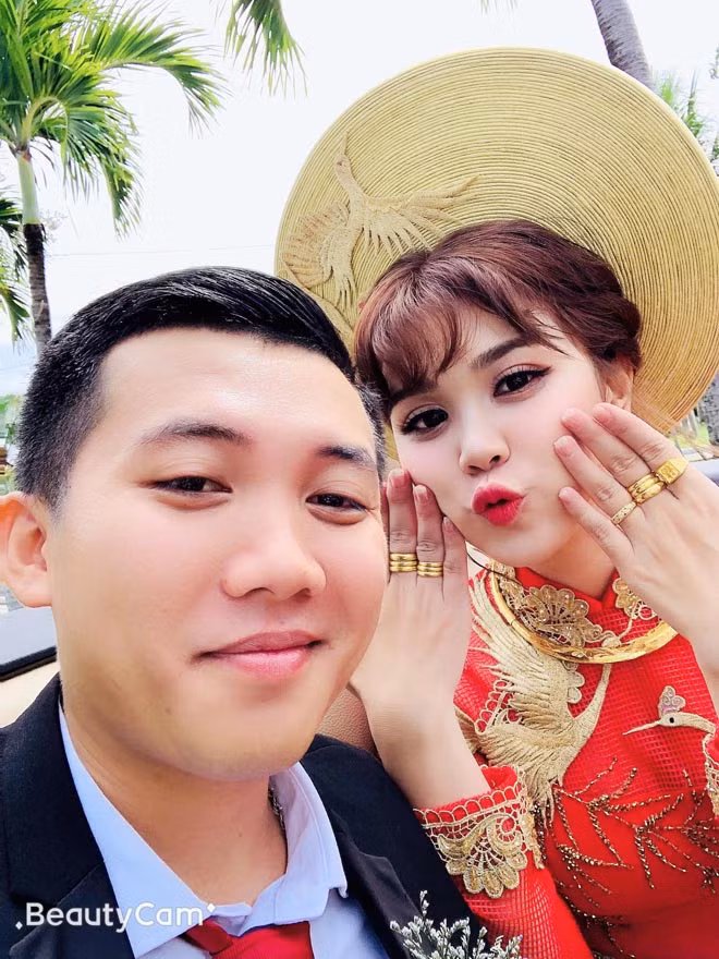 Thậm chí những lời của cô nàng hiện tại trở thành meme dành cho các cặp đôi đang yêu nhau: "Chồng yêu ơi, hôm nay là 13/3 rồi này, là ngày Valentine trắng ý. Cũng tròn 1 tháng chúng mình yêu nhau. 30 ngày yêu. Chồng biết không, 30 ngày không phải là thời gian dài nhưng vợ hạnh phúc biết nhường nào chồng ạ."