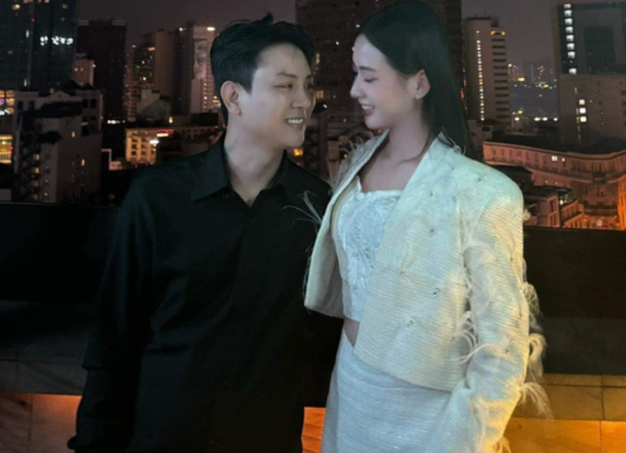 Nét dịu dàng của cô nàng dễ tạo thiện cảm và gây thương nhớ với người đối diện.