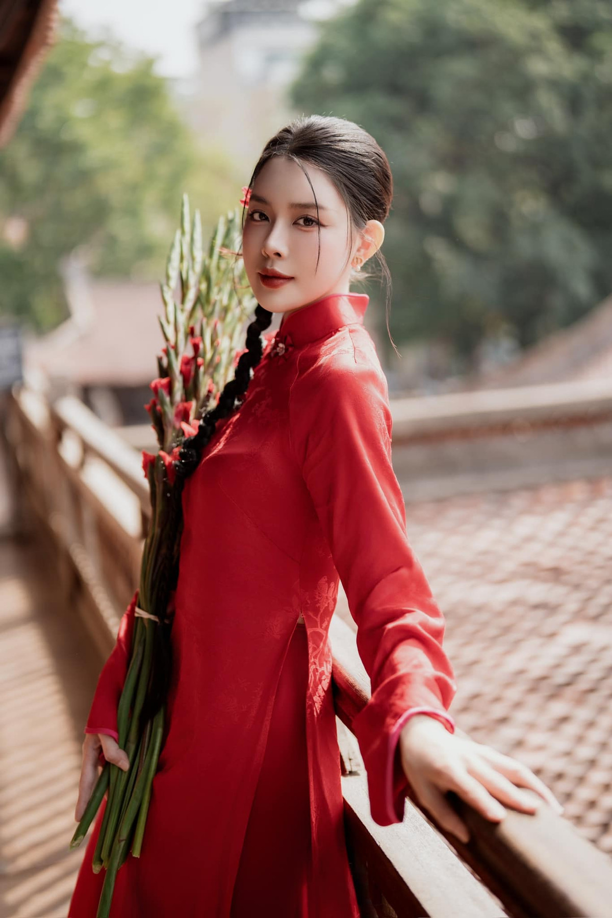 Dù không chính thức công khai nhưng động thái đăng ảnh của cả hai được fan của cặp đôi nhận xét "tình trong như đã mặt ngoài còn e".