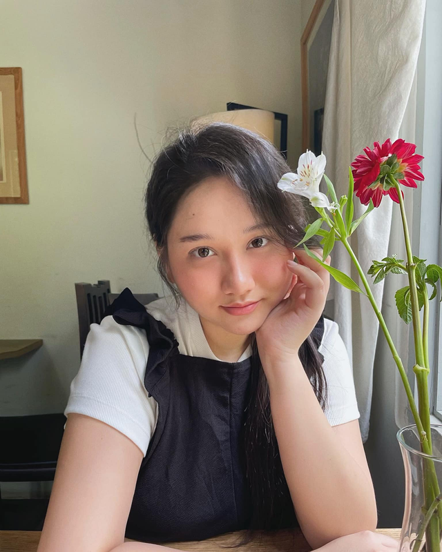 Vào năm 2022, Trúc Anh từng chia sẻ bản thân gặp vấn đề về sức khỏe như bị gai cột sống, thoái hóa khớp. Thời điểm đó, cô đã tăng tới 8kg nên rất tự ti, ngại xuất hiện trước công chúng.