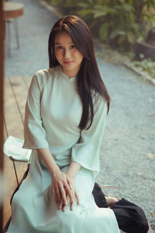 Thời điểm đó trong một số bức hình, cô để lộ vóc dáng tăng cân thấy rõ.