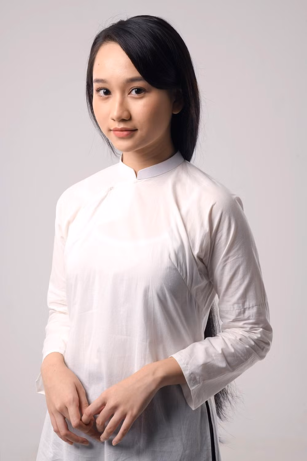 Việc cô nàng biến mất khỏi màn ảnh nhỏ hiện tại khiến nhiều người khá tiếc nuối. Nét diễn tự nhiên, nhẹ nhàng của nữ diễn viên sinh năm 1998 vẫn luôn để lại ấn tượng khó quên trong lòng người xem.