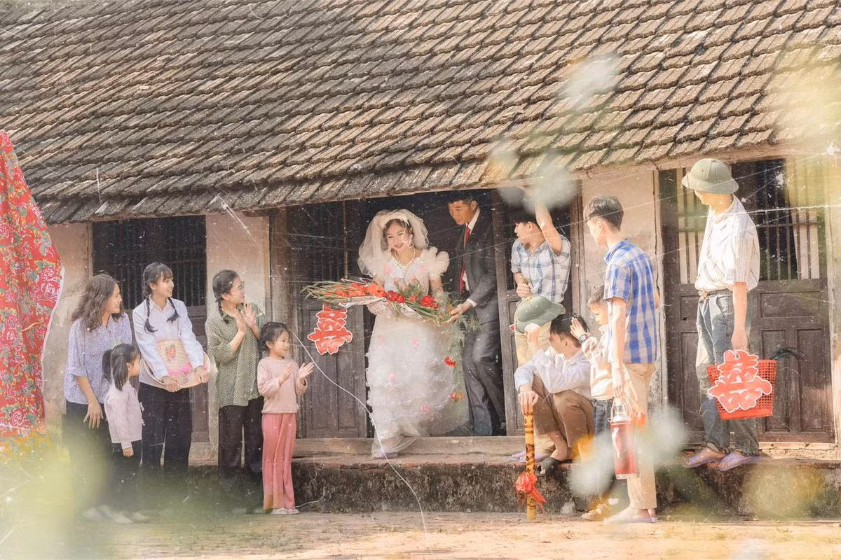 Dù cuộc sống hiện đại đã thay đổi nhiều, xu hướng về cách tổ chức đám cưới cũng đổi khác, thế nhưng nhiều bạn trẻ vẫn mong muốn giữ lại những giá trị truyền thống, ý nghĩa về tình yêu và đám cưới trong những thước phim trọng đại của cuộc đời mình.