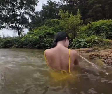 Những video sinh tồn giả mạo không chỉ làm giảm giá trị của những chương trình thực tế về sinh tồn chân chính mà còn gây ảnh hưởng xấu đến tâm lý người xem, đặc biệt là giới trẻ. Việc tiếp xúc với những nội dung này có thể dẫn đến những hành vi bắt chước nguy hiểm và làm méo mó nhận thức về cuộc sống.