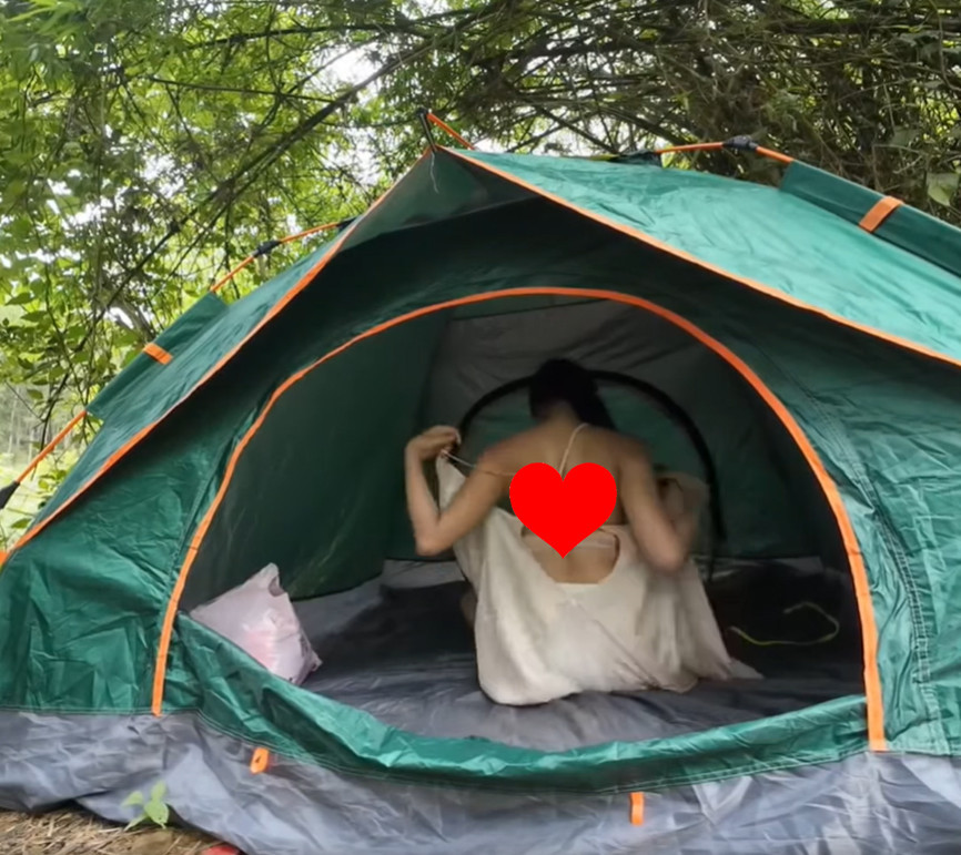 Đáng nói ở chỗ, hiện tại, fanpage này vẫn tiếp tục đăng tải video với tần suất dày đặc, chưa có dấu hiệu bị hạn chế.