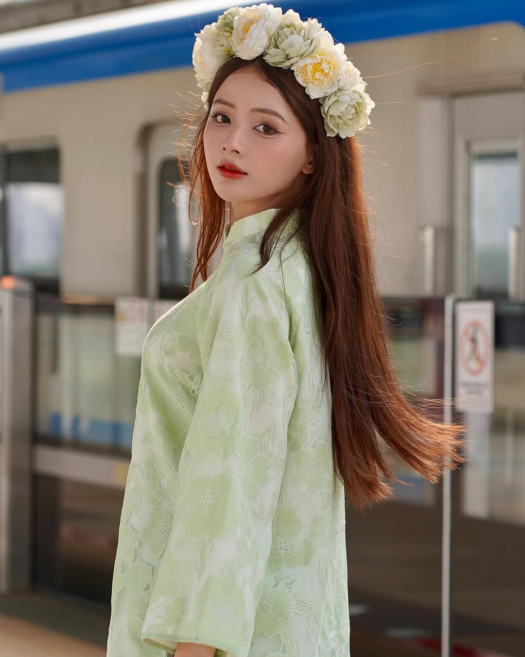 Ở thời điểm hiện tại, sau chục năm kể từ ngày "nổi tiếng sau một đêm", Lan Hương có cuộc sống đầy đủ, có thể tự do về tài chính.