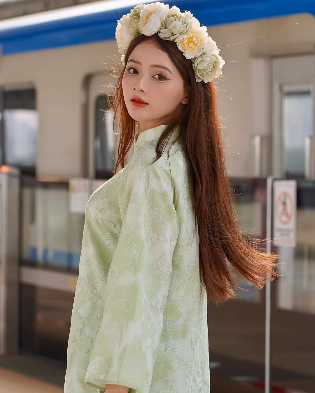 Ở thời điểm hiện tại, sau chục năm kể từ ngày "nổi tiếng sau một đêm", Lan Hương có cuộc sống đầy đủ, có thể tự do về tài chính.