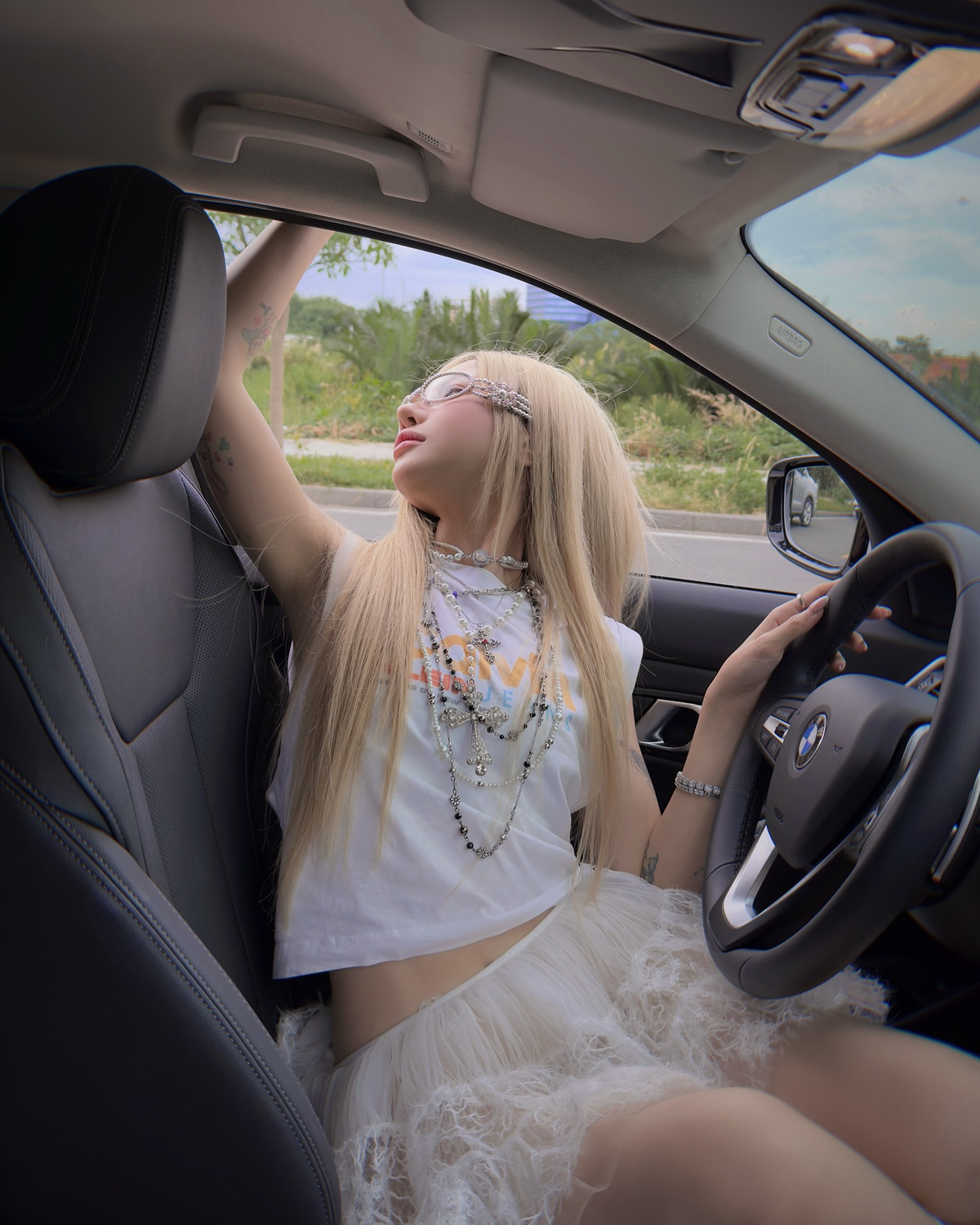 Làn da trắng mịn, đôi mắt to tròn cùng biểu cảm ngọt ngào của cô nàng đã tạo nên một tổng thể "em ghệ đáng yêu" khiến ai nhìn cũng muốn "rinh về".