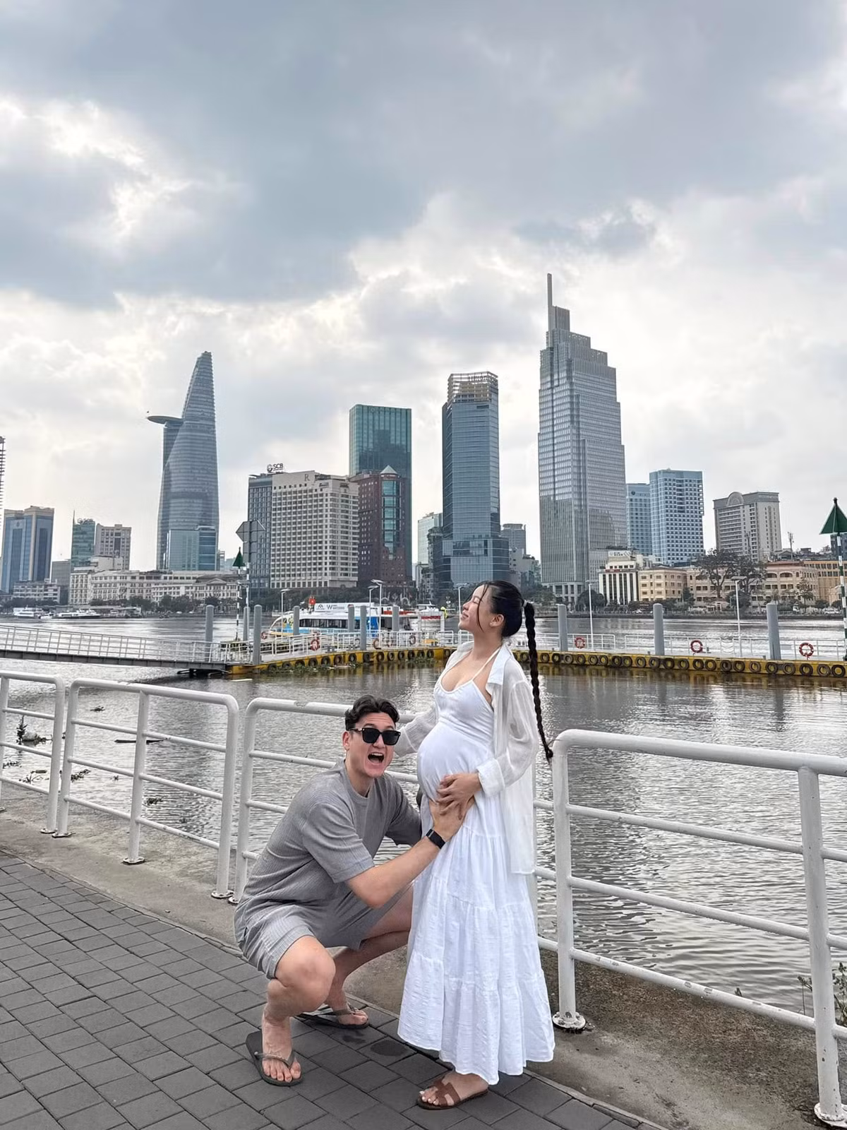 Đặng Văn Lâm và Bùi Thị Yến Xuân đã có hơn 6 năm tìm hiểu, trước khi cùng về chung một nhà vào tháng 7/2024.