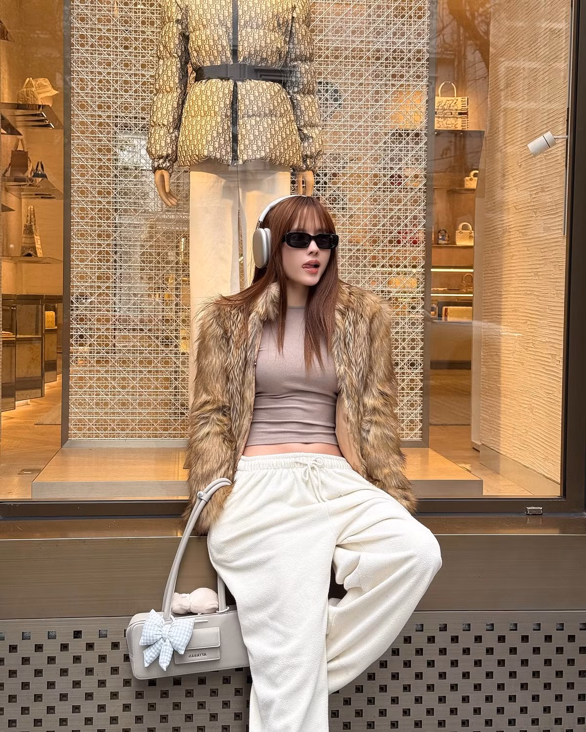 Động thái này cho thấy Thiều Bảo Trâm không còn "lụy" người tình kém tuổi và đã cân bằng được cuộc sống.