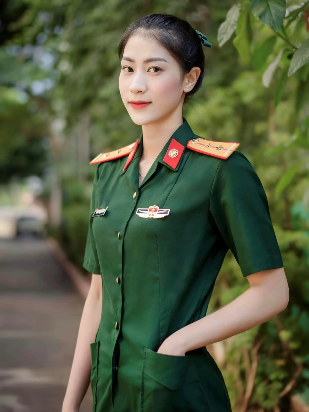 Cô nàng sở hữu chiều cao khủng 1m77 cùng đôi chân dài miên man không kém gì người mẫu.