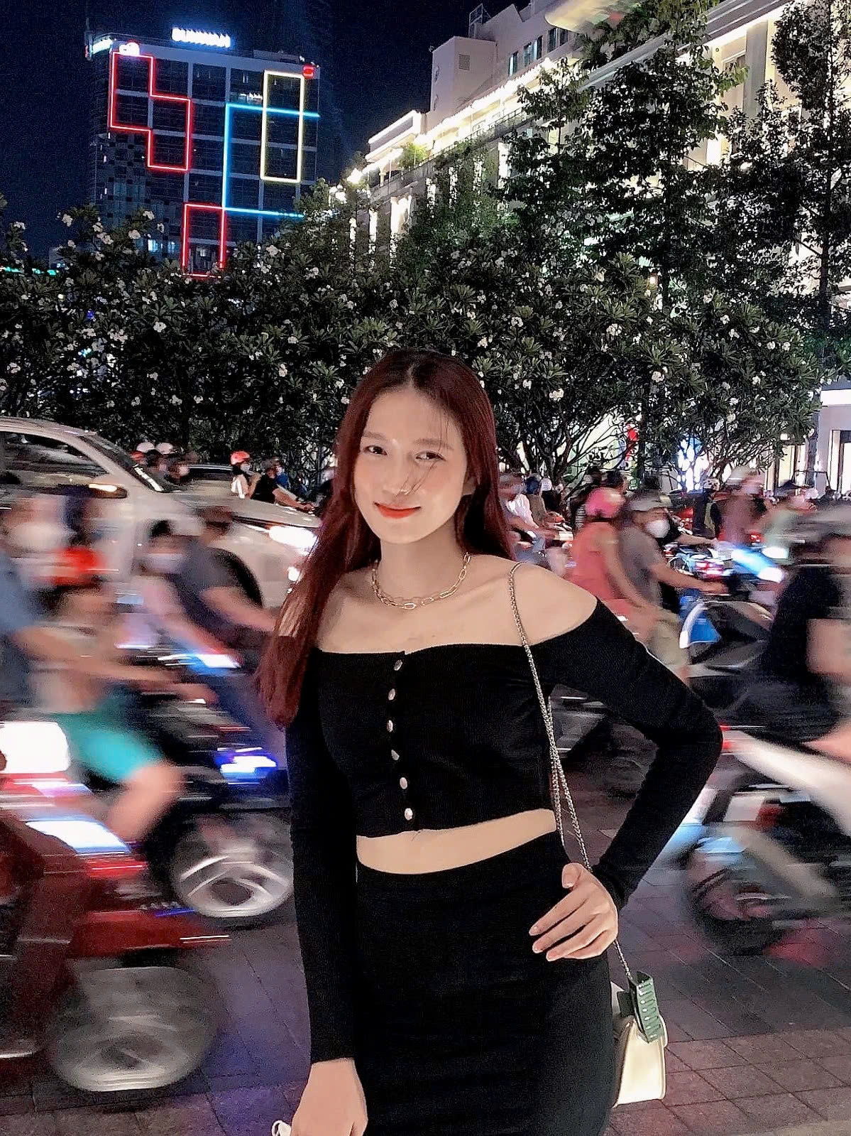 Lữ Thị Phương có phong cách thời trang trẻ trung, hiện đại.