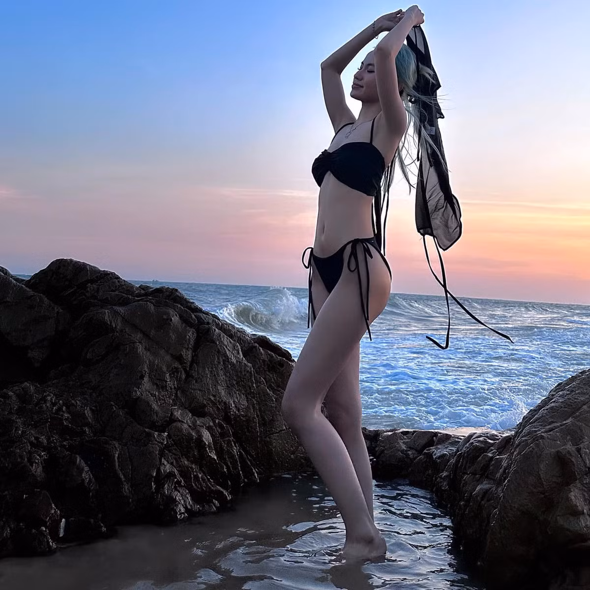 Sac voc nong bong cua ban gai nam tuyen thu so 1 Lien Quan