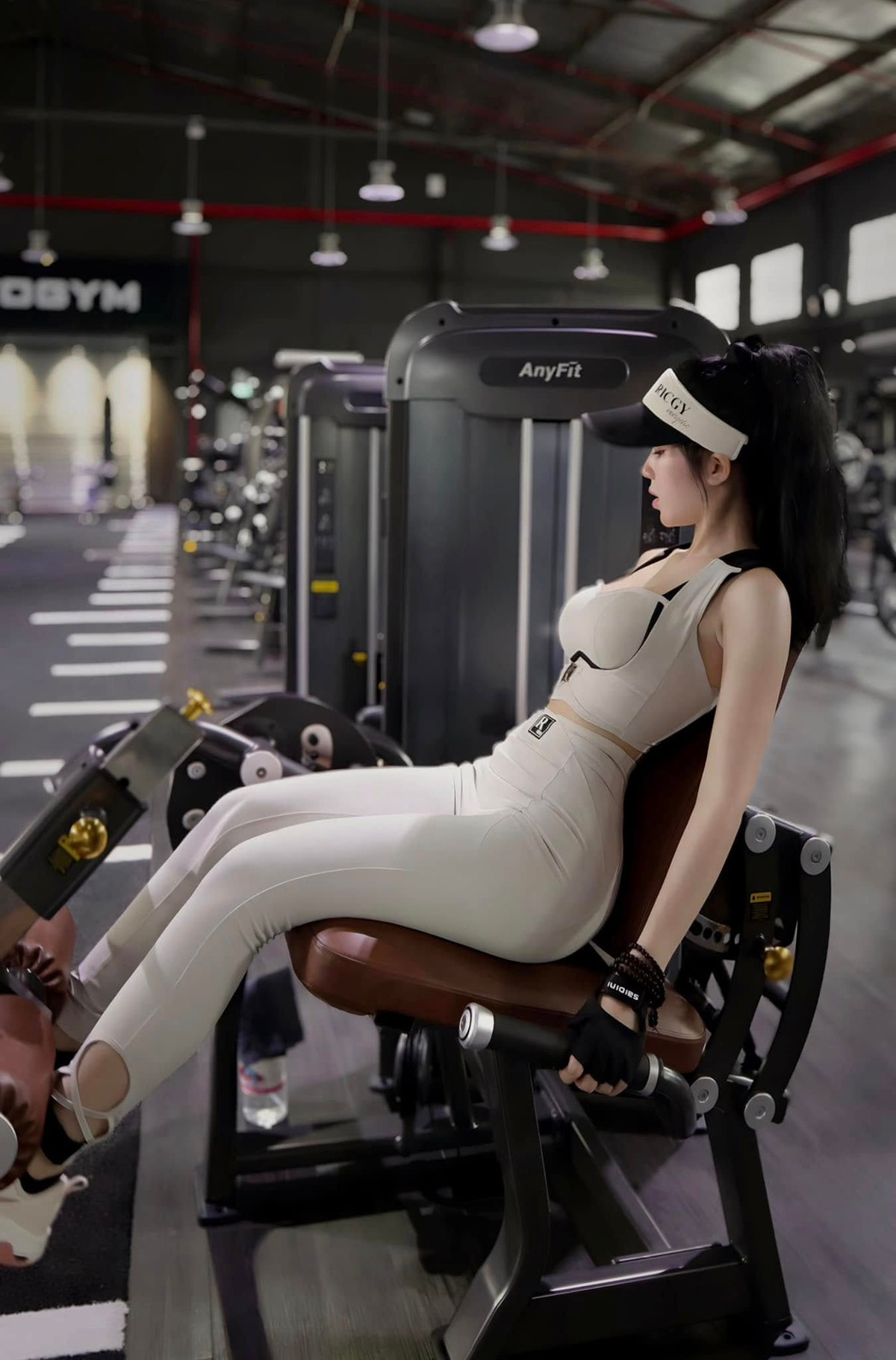 Phương Uyên rất chú ý đến việc chăm chút cho ngoại hình và vóc dáng.