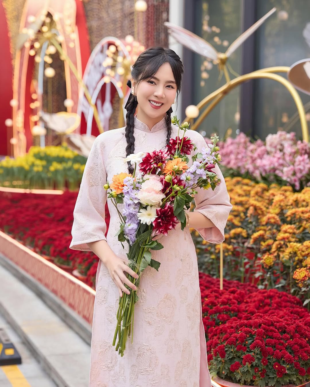 Mai Ngọc biết trân trọng những niềm vui giản dị trong từng khoảnh khắc đời thường sau những thăng trầm.