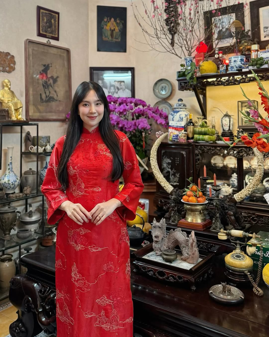 Năm đầu về nhà chồng, Mai Ngọc tích cực tham gia những hoạt động đón Tết cùng gia đình. Có thể thấy, nữ MC đang tận hưởng cuộc sống ấm áp, viên mãn.