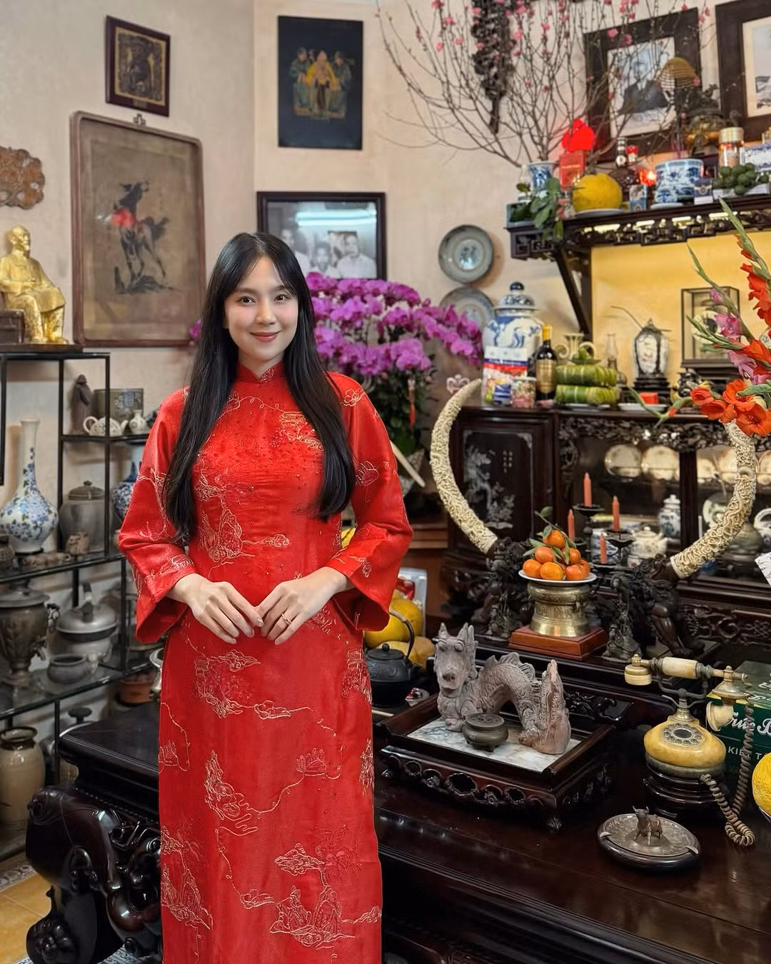 Năm đầu về nhà chồng, Mai Ngọc tích cực tham gia những hoạt động đón Tết cùng gia đình. Có thể thấy, nữ MC đang tận hưởng cuộc sống ấm áp, viên mãn.