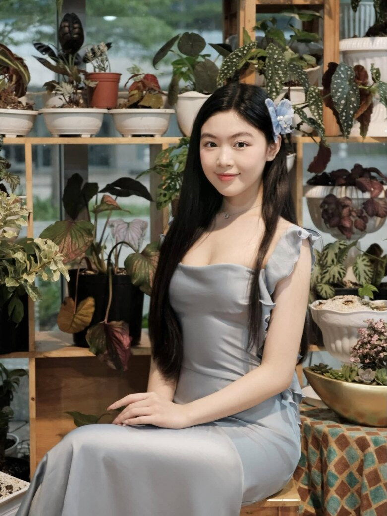 Thời gian qua, Lọ Lem nhận được nhiều sự quan tâm từ khán giả bởi nhan sắc xinh đẹp, tính cách hiền lành và lễ phép cùng loạt thành tích học tập "khủng".