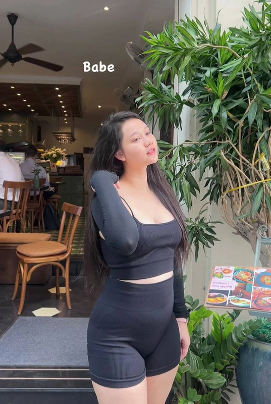 Ít ngày trước, Trúc Anh đăng tải hình ảnh cá nhân gây chú ý. Cô nàng xuất hiện với ngoại hình khá mũm mĩm, đầy đặn, khác hẳn thời đóng phim Mắt biếc.