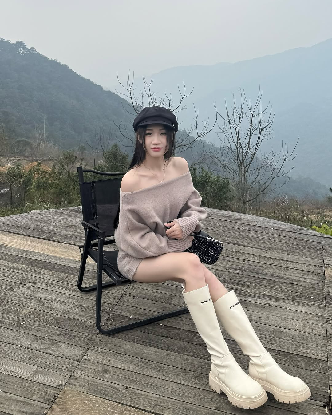 Cùng với Xuân Ca, cô nàng thường xuyên được nhắc đến với danh xưng "hệ tư tưởng".