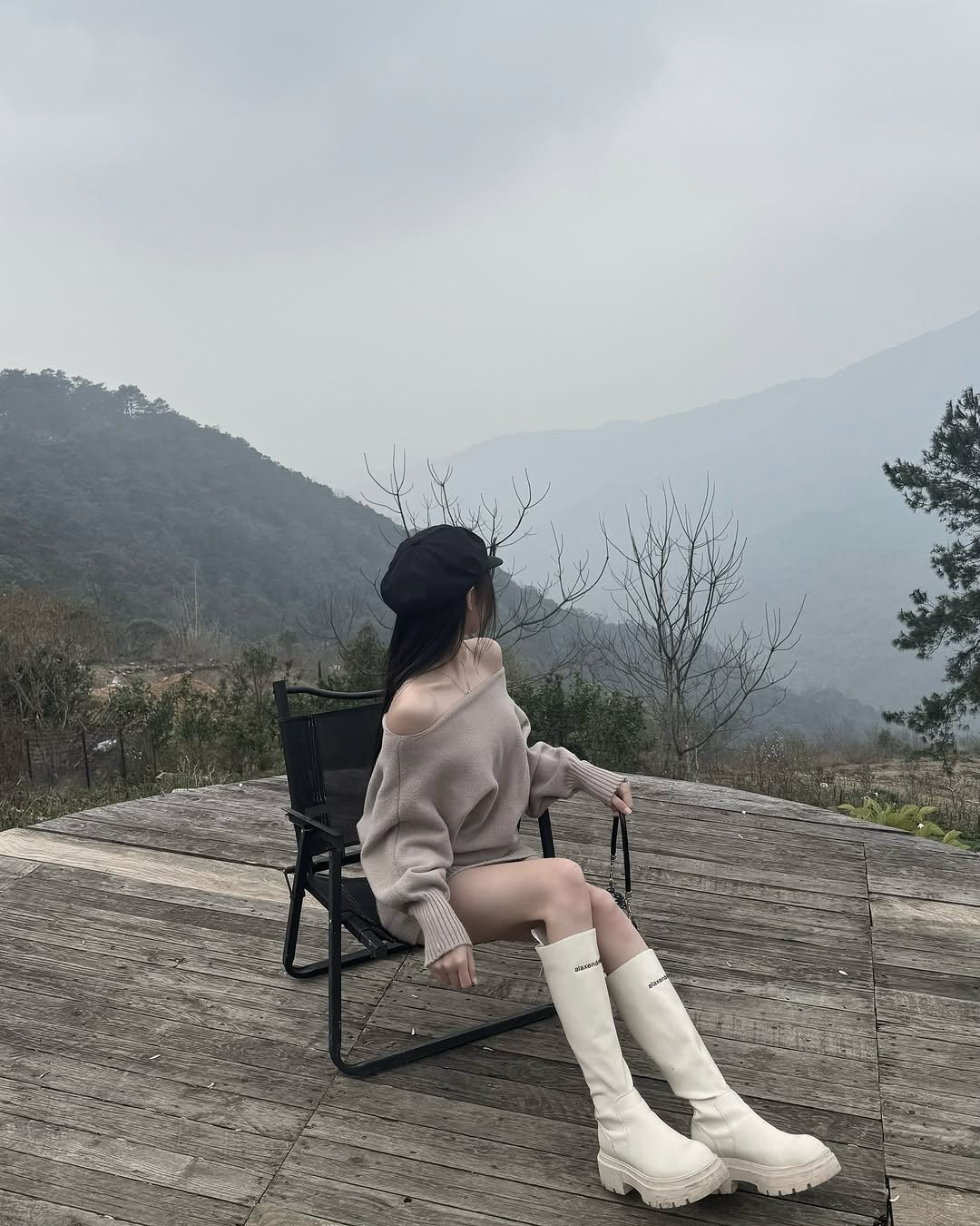 Hoàng Lan Anh (SN 2004, sống tại Hà Nội) là cô nàng hot TikToker từng gây bão vì những màn bắt beat mượt mà và rất thần thái.