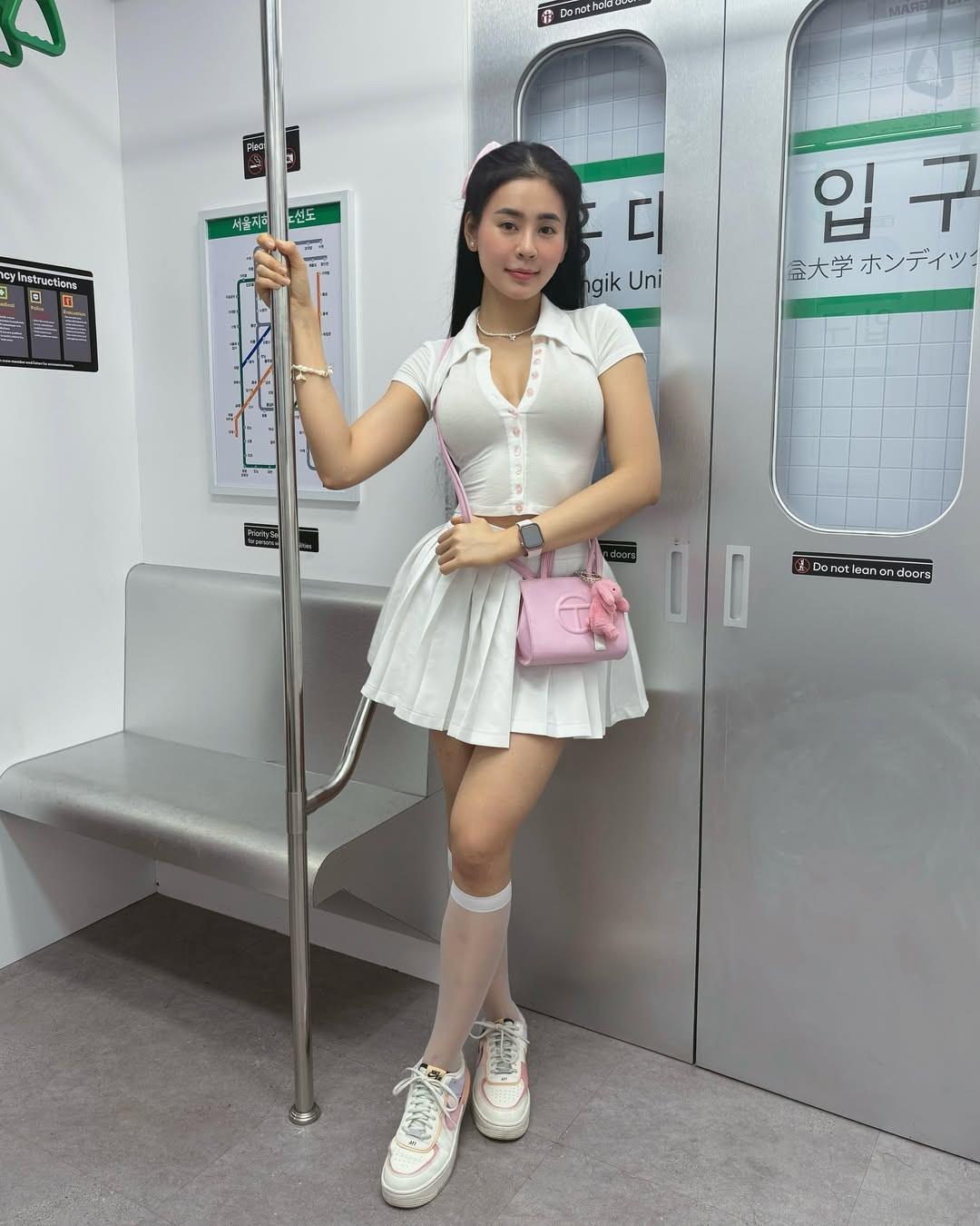 Sau 6 năm luyện tập, ban đầu cô nàng chỉ có số đo vòng 3 là 85cm, hiện tại đã là 96cm.