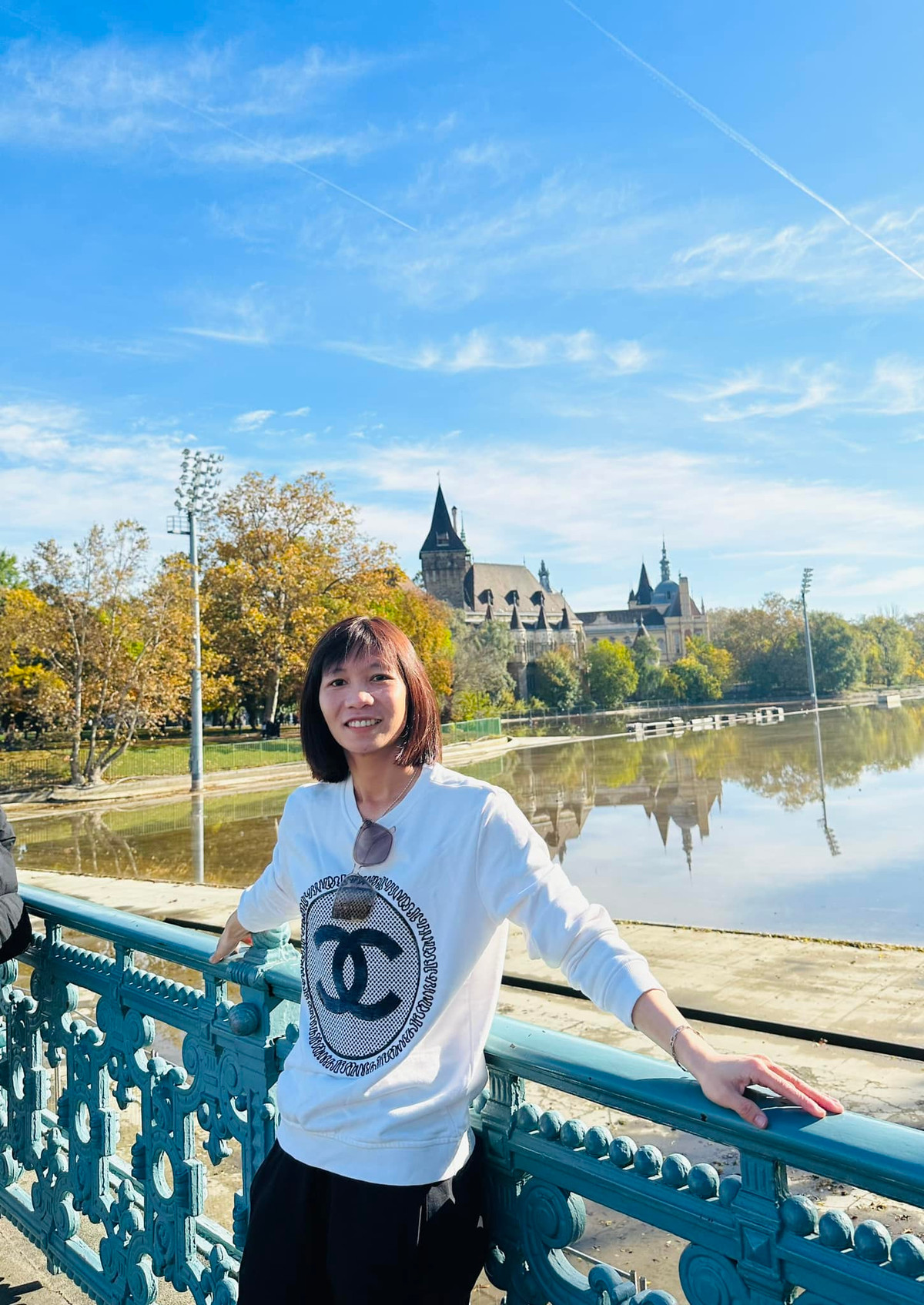 Cô yêu thích những bộ trang phục thoải mái, phù hợp với các hoạt động thể thao. (Ảnh: FBNV)