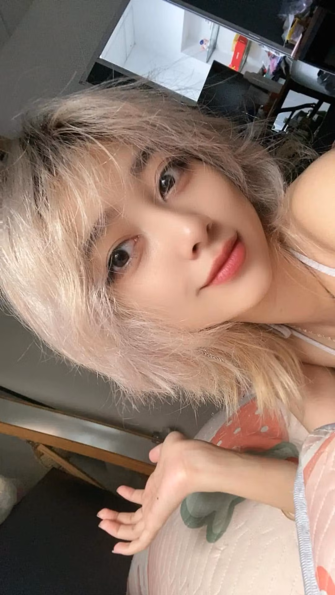 Mang trong mình hai dòng máu Việt Nam và Ấn Độ, Mercury sở hữu vẻ đẹp lai độc đáo với ánh mắt hút hồn.