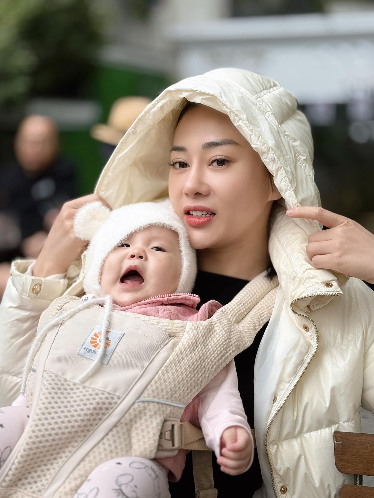 Thời gian gần đây, sau khi sinh con được một thời gian, Phương Oanh đã bắt đầu quay lại với một số dự án phim cũng như tham gia một số sự kiện khác nhau.