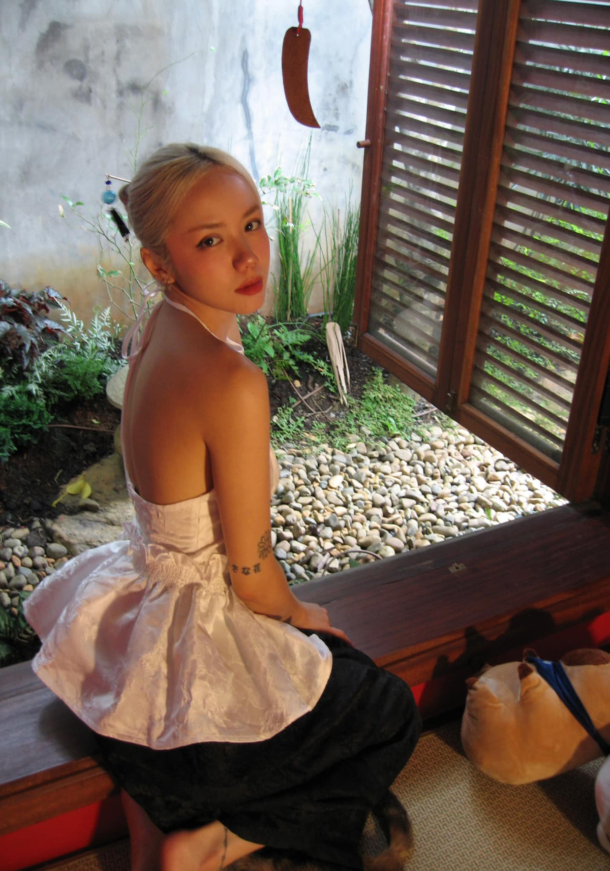 Ở tuổi 34, Phương Ly rất trẻ trung, cá tính và ngày càng nhuận sắc.