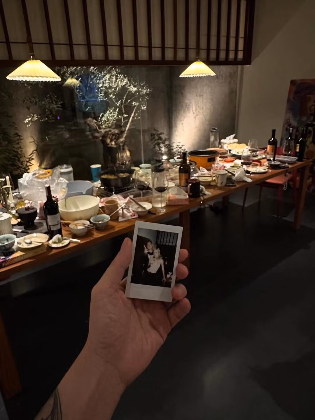 Phương Ly sinh năm 1990, là cô em gái tài năng, xinh đẹp của ca sĩ Phương Linh.