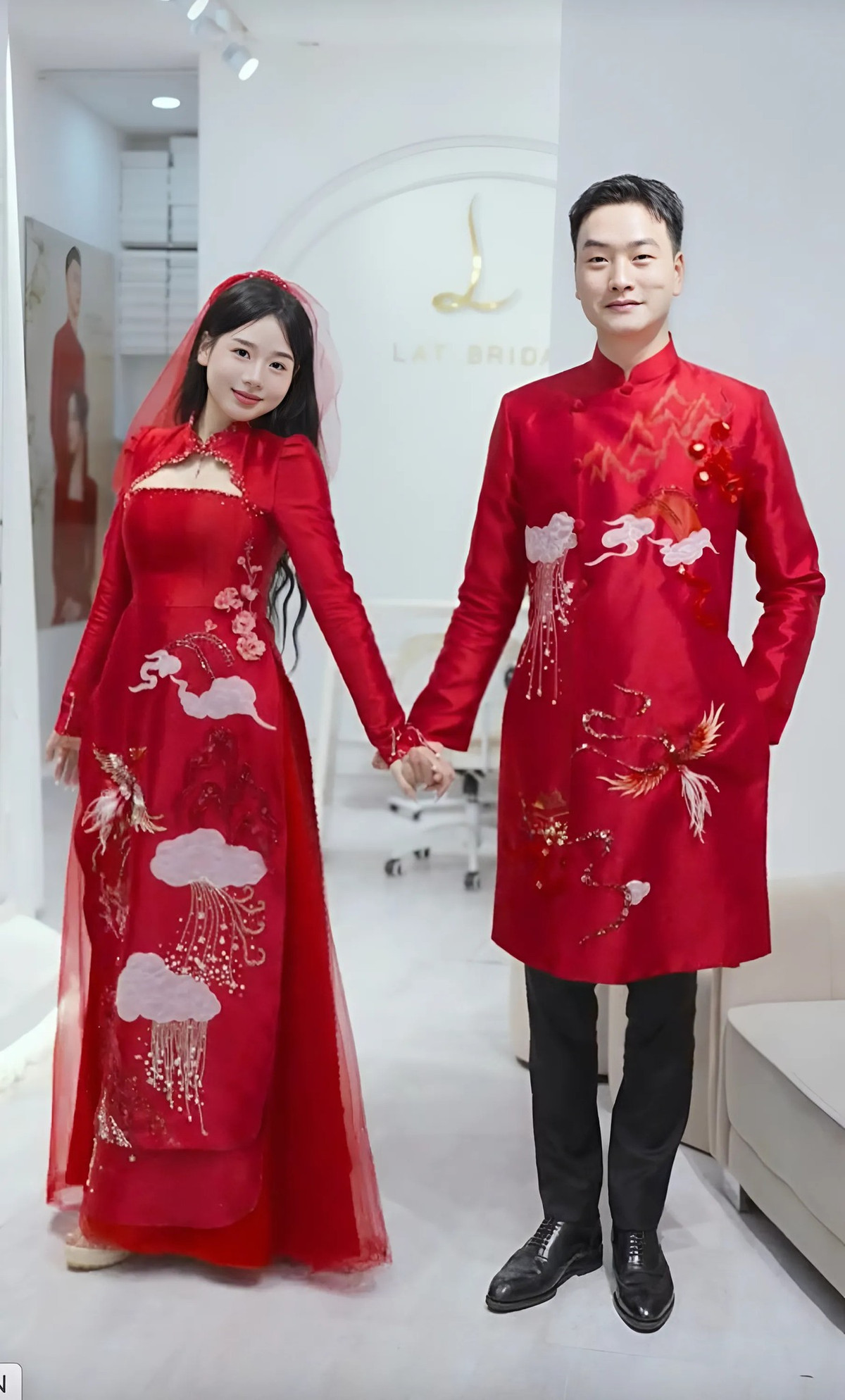 Huyền Trang, sinh năm 1999, tên đầy đủ là Nguyễn Thị Huyền Trang, được biết đến với biệt danh Bé Chang.