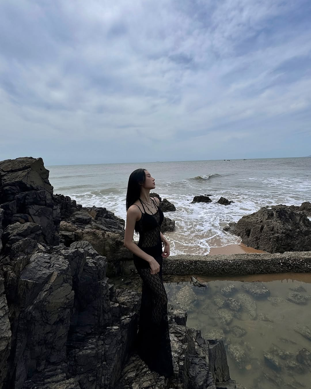 Cô “giữ chân” được với người hâm mộ cũng như tạo được dấu ấn với công chúng chính là vẻ đẹp trong sáng cùng nụ cười “tỏa nắng”.