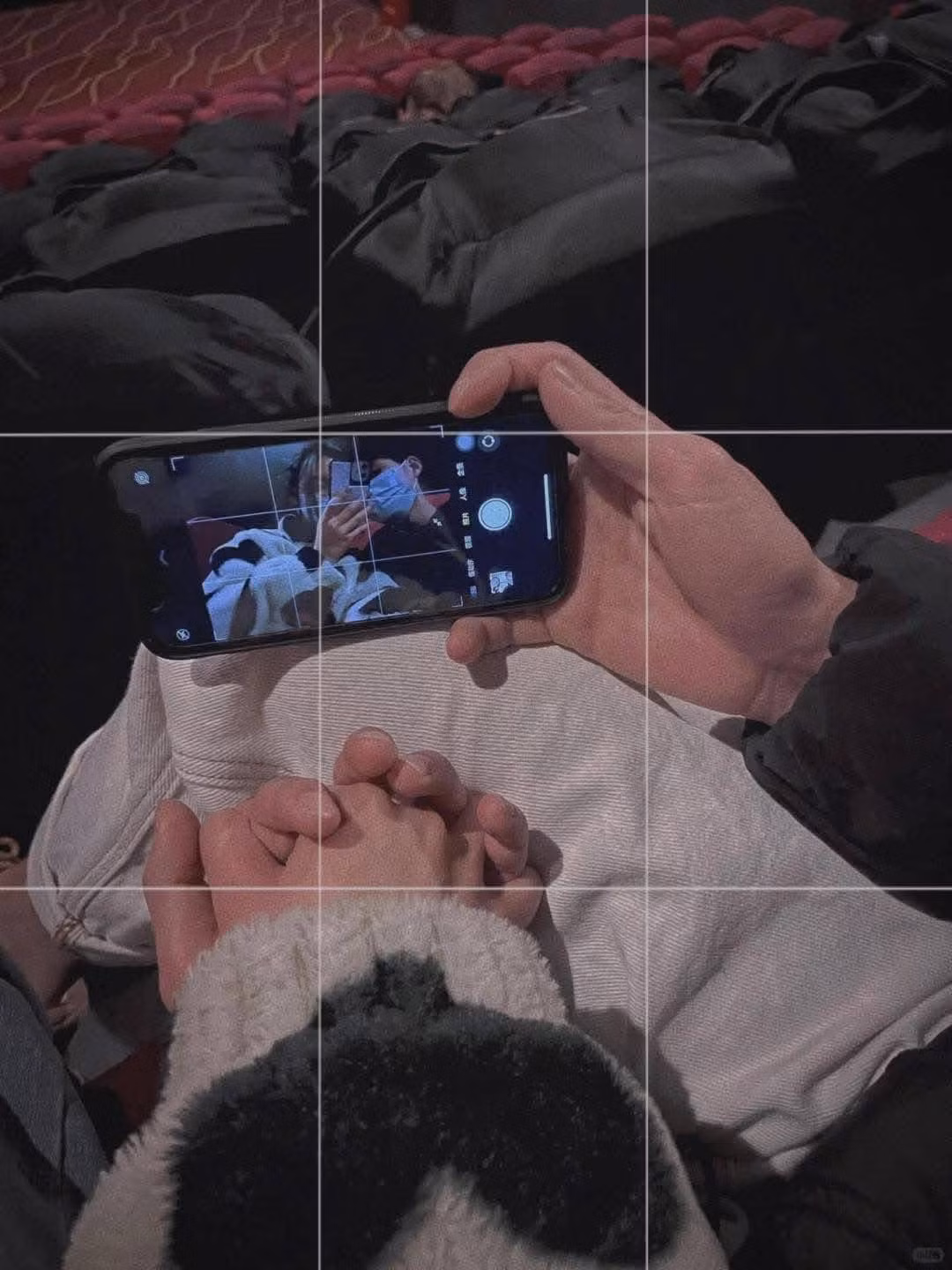 Cách chụp hình dành cho những cặp đôi hướng nội.