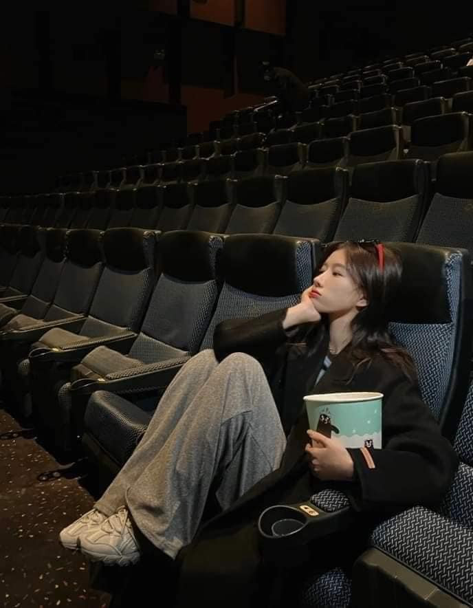 Các chàng trai cũng cần nắm vững mnootj số góc chụp ảnh đẹp để có thể chụp ảnh được cho bạn gái nhé.