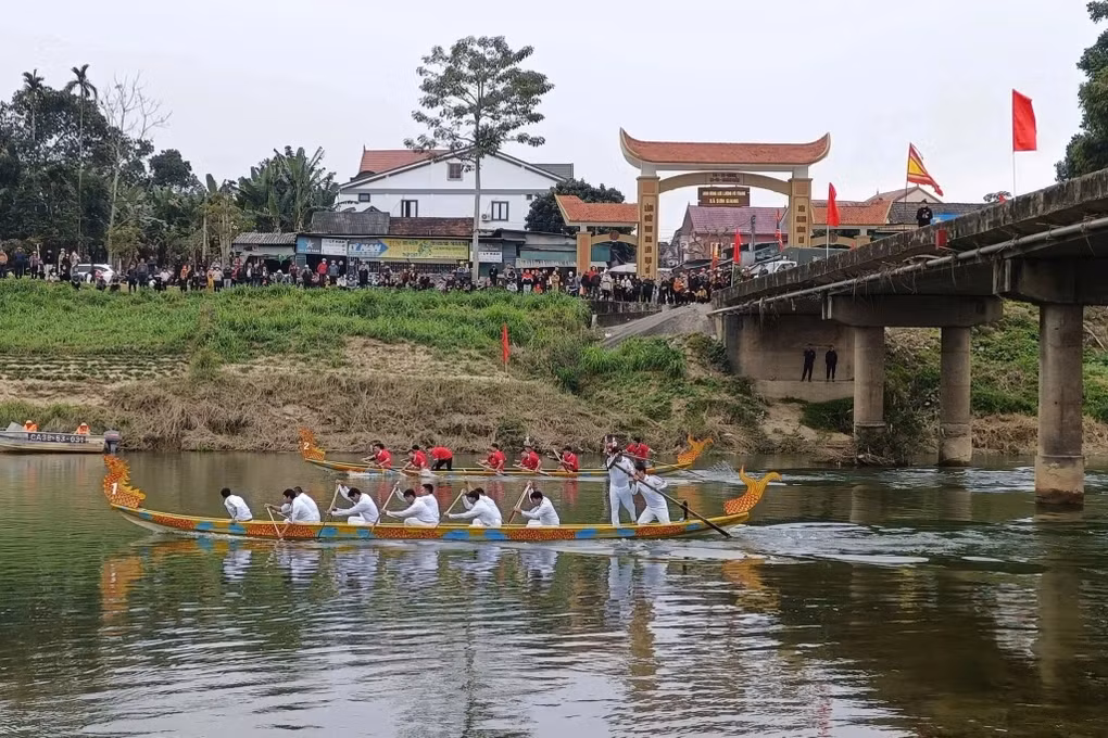 Lễ hội đua thuyền trên sông Ngàn Phố ở huyện Hương Sơn, Hà Tĩnh có từ lâu đời, gắn với nét đẹp văn hóa của người dân vùng sông nước. (Ảnh: Truyền thông Hương Sơn).