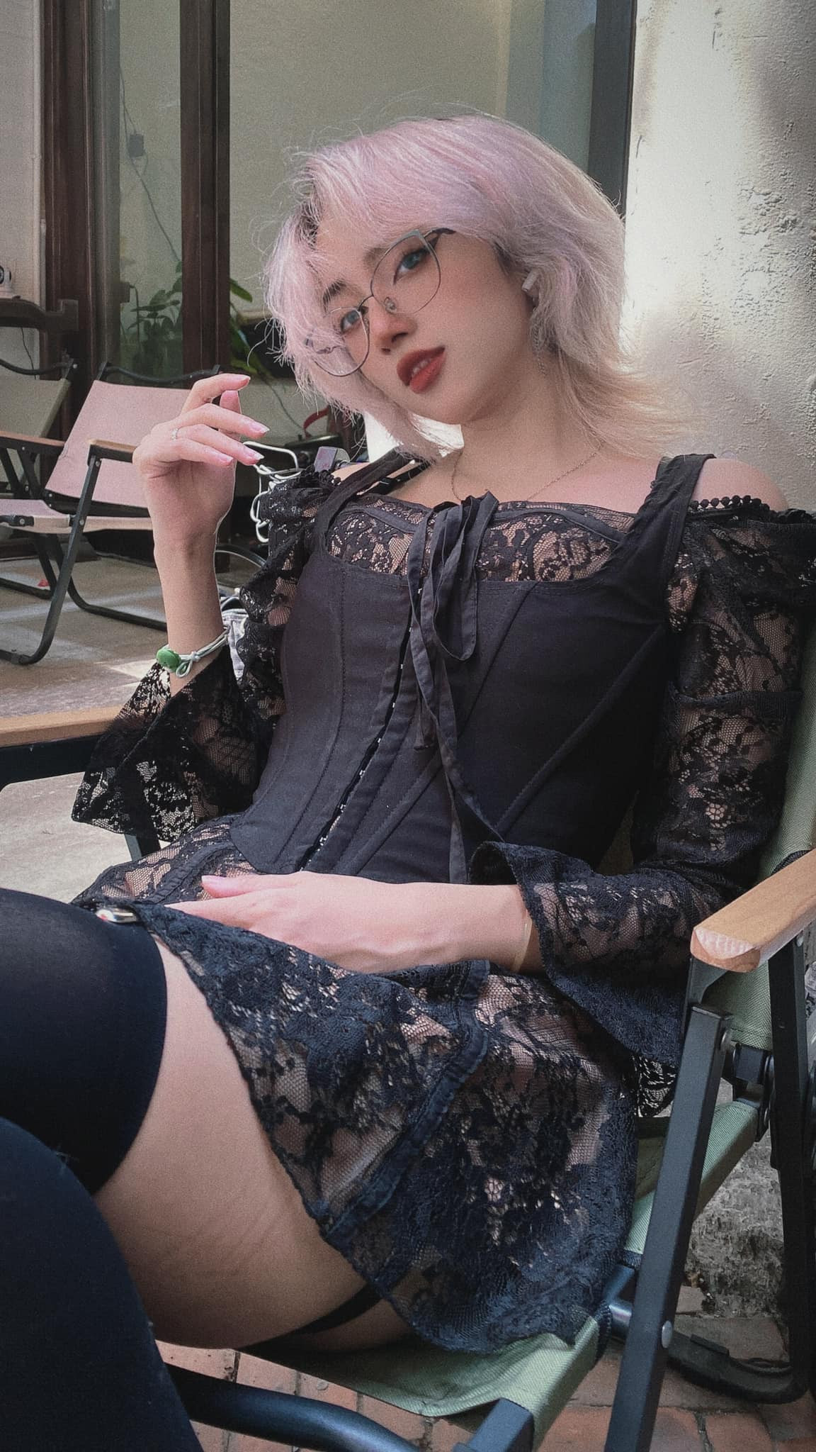 Cô nàng từng nổi lên trong giải VCS mùa Xuân 2020, khi vô tình lọt vào ống kính máy quay.