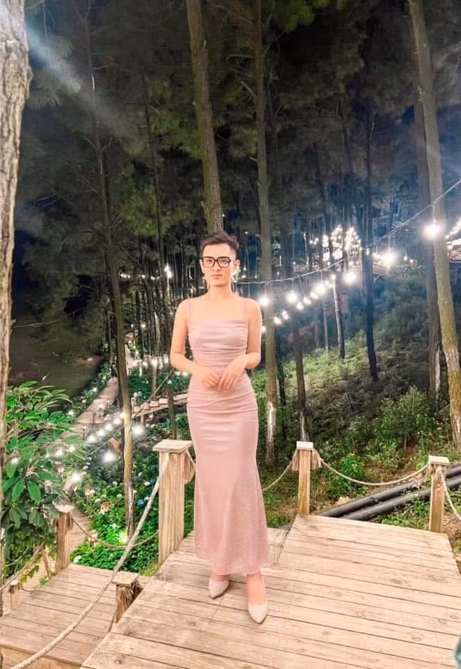 Những pha đổi đồ này khiến netizen không khỏi bật cười.