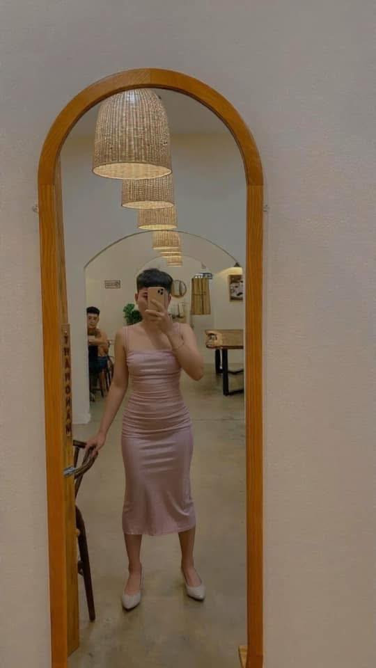 Chiếc váy được ứng dụng trong rất nhiều hoàn cảnh, từ đi du lịch, đi ăn cưới đến tạo dáng trước gương...