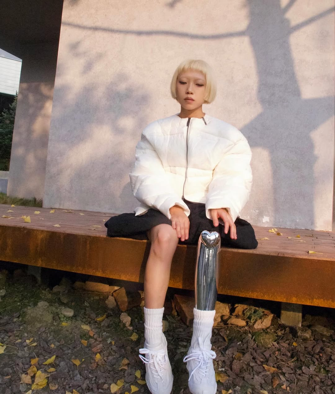 Xiao Yang là một người mẫu kiêm influencer tại Thành Đô (Trung Quốc), cuộc sống của cô gắn liền với chiếc chân giả trong 20 năm qua.