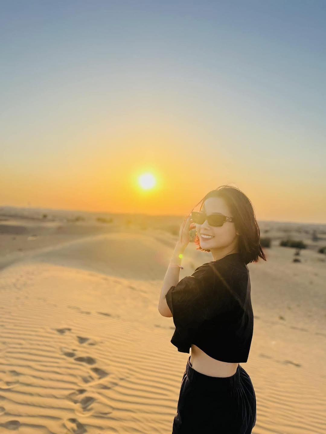 Cô nàng gây ấn tượng với những cú tấn công lên vợt đầy mạnh mẽ.