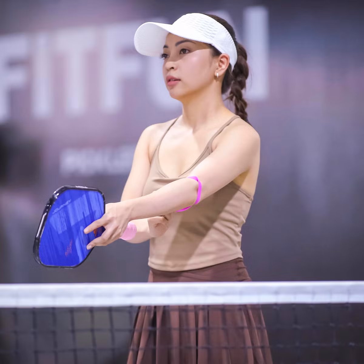 Nhật Lê, cô gái từng được biết đến như "mối tình năm 17 tuổi" của tiền vệ Quang Hải, vẫn luôn được công chúng dành nhiều sự quan tâm. Thời gian gần đây, cô nàng thường xuyên đăng tải hình ảnh tập pickleball.