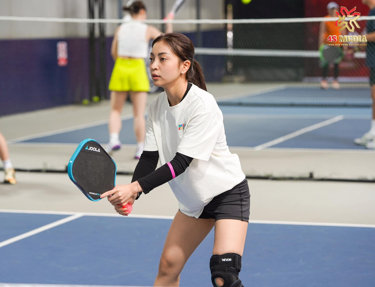 Hình ảnh cô chia sẻ khi tập luyện và thi đấu pickleball nhận được nhiều lượt yêu thích và bình luận tích cực.