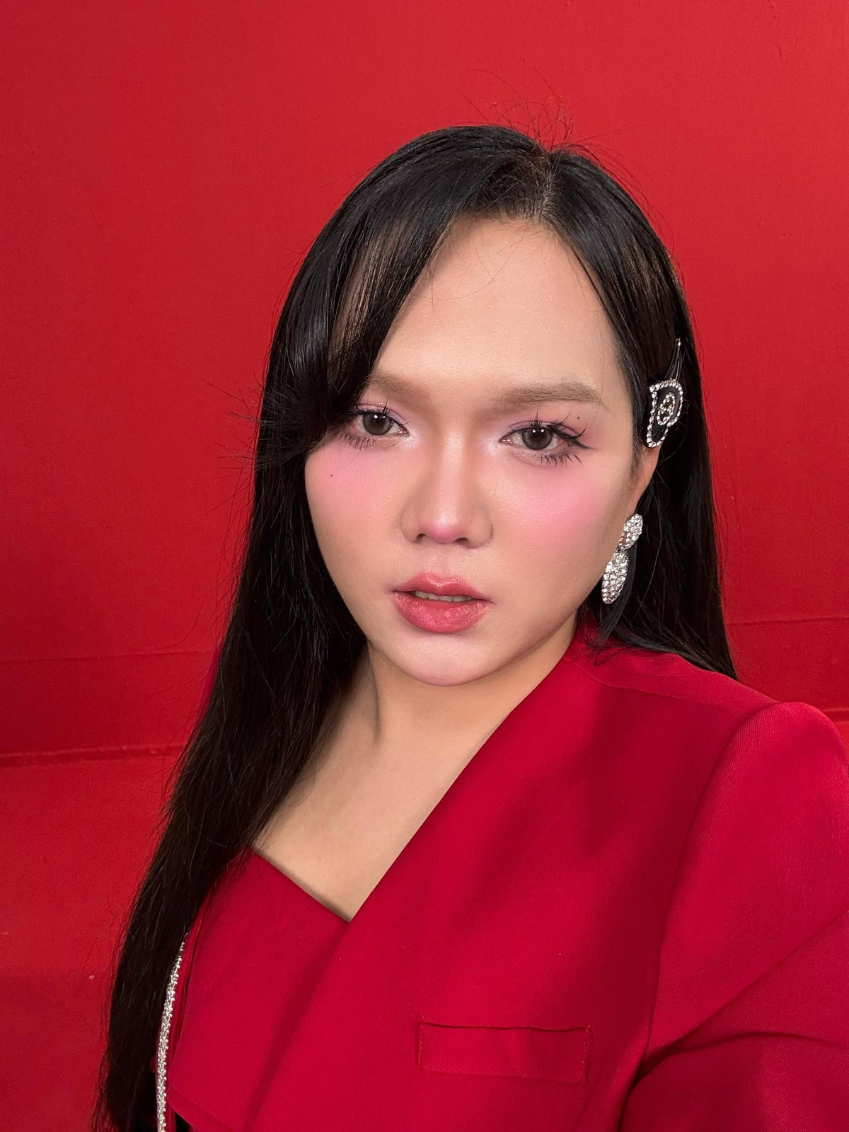 Việc hủy phiên livestream của Phạm Thoại được nhiều người ủng hộ, cho rằng đây là quyết định đúng đắn giữa "đầu sóng ngọn gió".