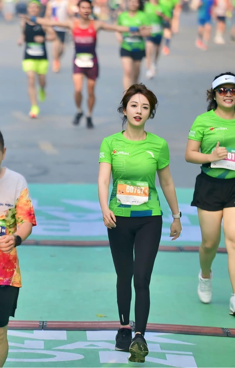 Cô được biết đến là một gymmer, hot tiktoker với 400.000 người theo dõi.