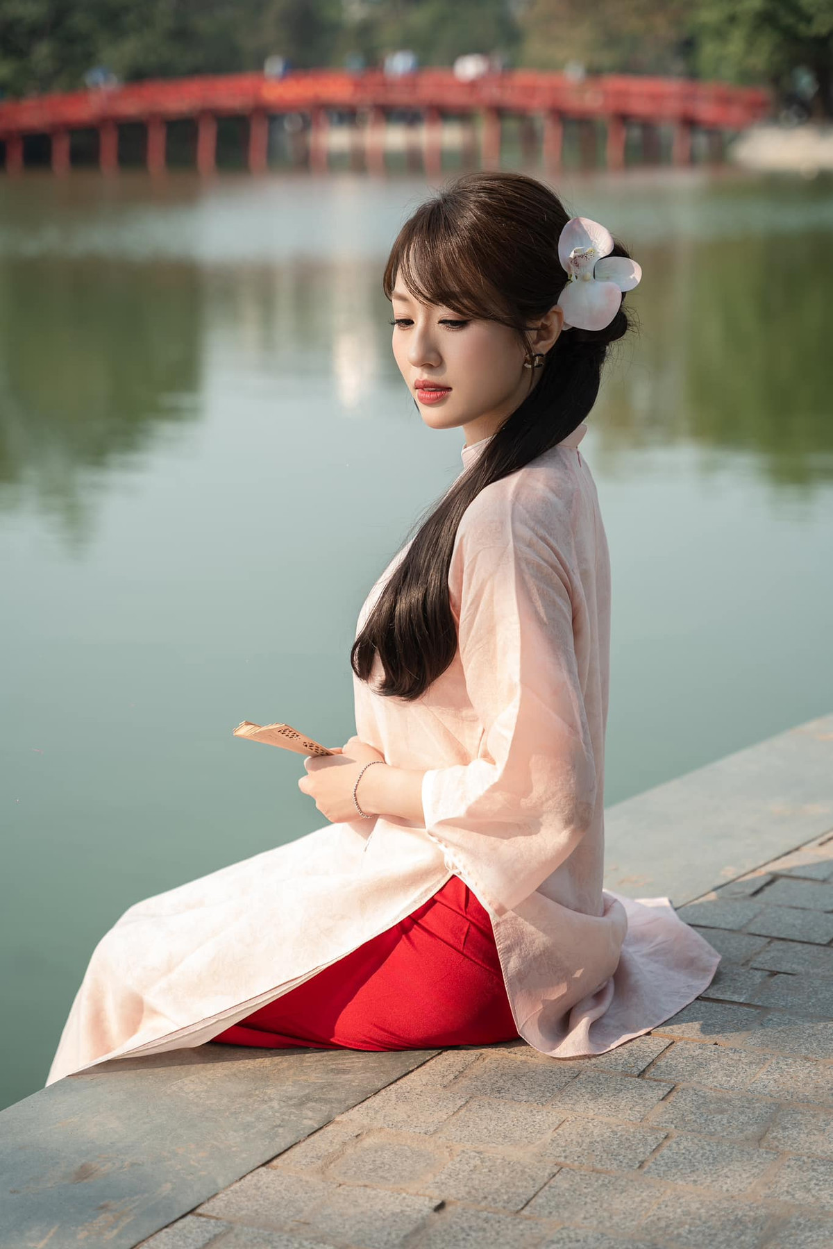 Dù bận rộn với công việc nhưng cô vẫn duy trì được lối sống lành mạnh và niềm đam mê với thể thao, đặc biệt là tập gym.