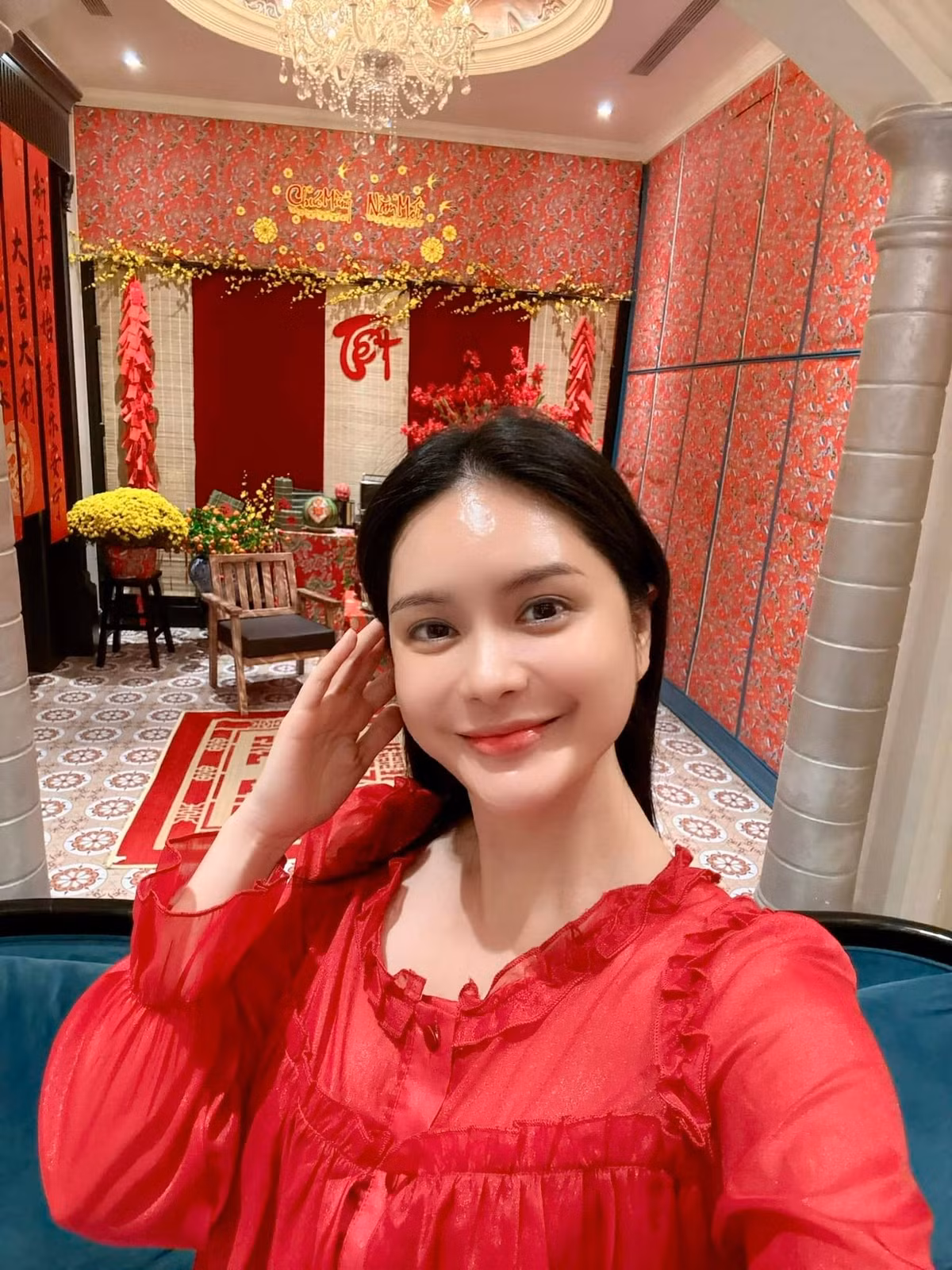 Tuy nhiên, cùng với sự động viên từ chồng, cô sớm lấy lại tinh thần, thường xuyên đăng tải những khoảnh khắc vui vẻ trong cuộc sống lên trang cá nhân.